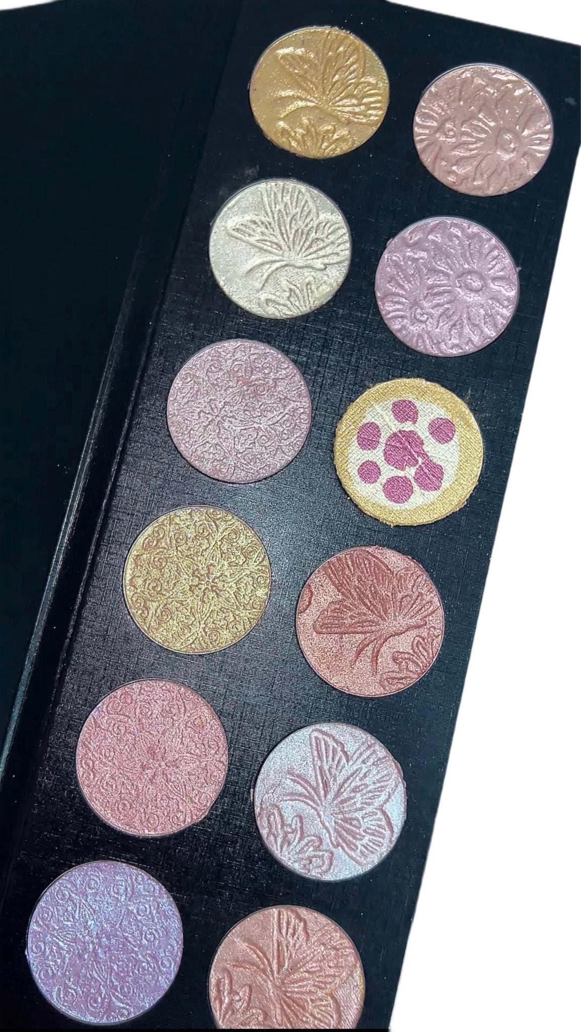 12 PAN HIGHLIGHTER/ BLUSH TOPPER PALETTE - TouchofGlamBeauty